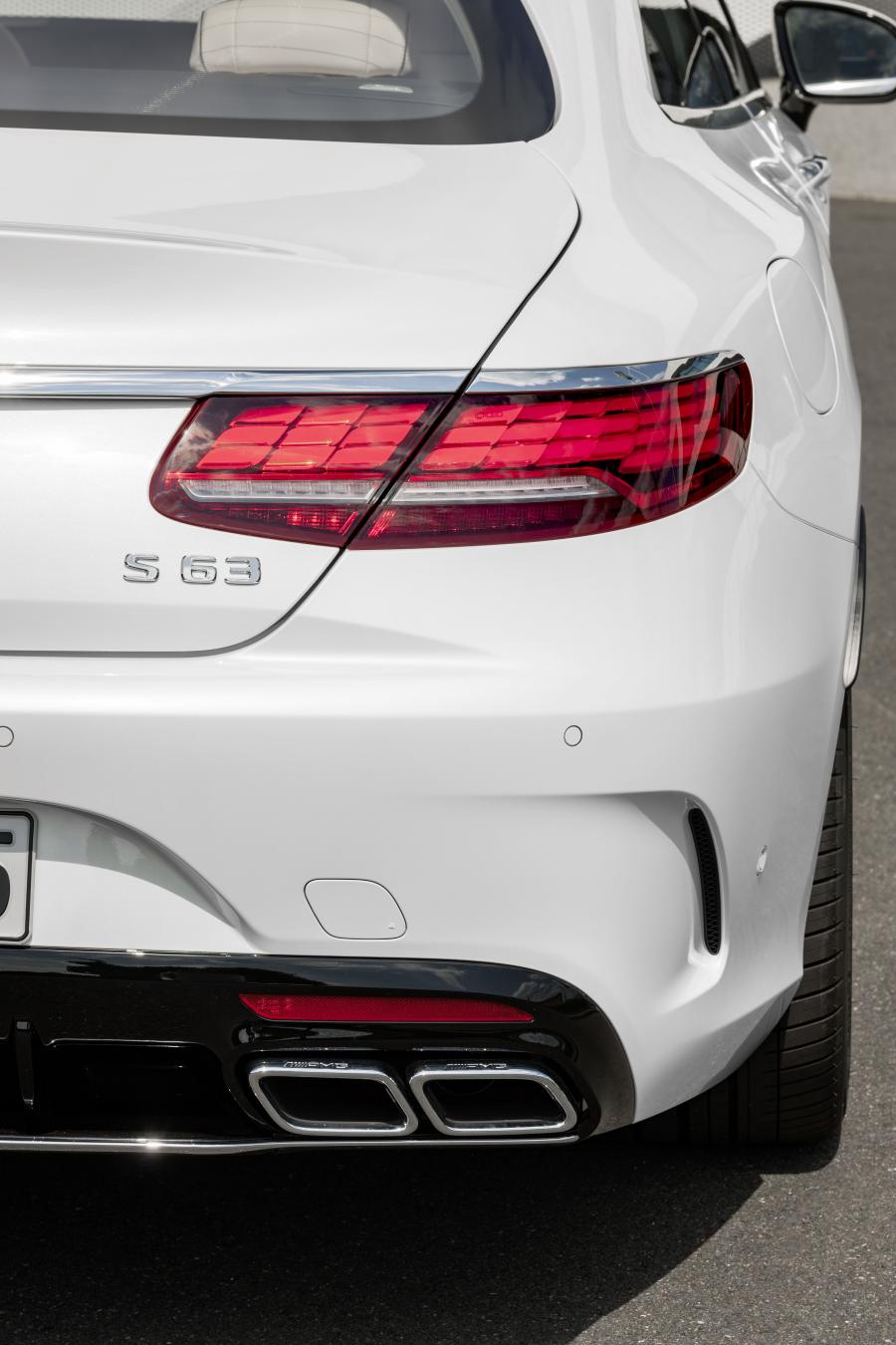 Детали экстерьера Mercedes-AMG S63 4Matic+ Coupe (C217) 2017 года  (WW) (фото 10 из 17)